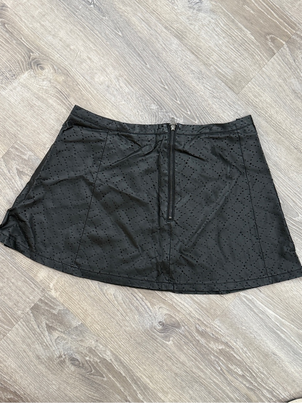 Jessica Simpson Black Eyelet Circle Skirt with Front Zip